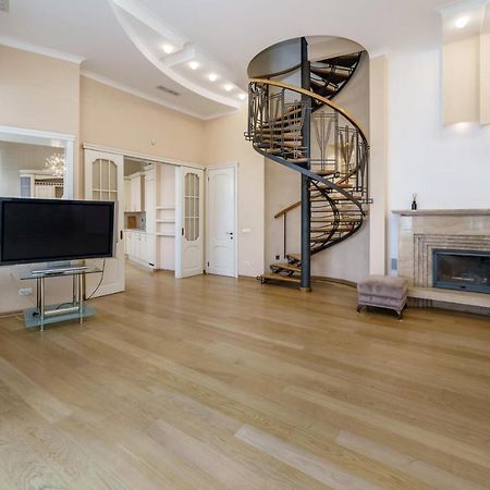 אודסה Katerynyska 2 Level Apartment With Sauna מראה חיצוני תמונה