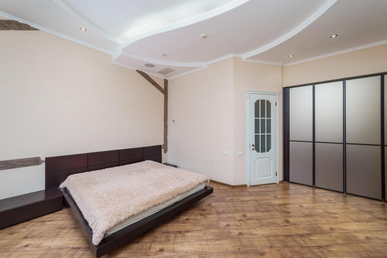 אודסה Katerynyska 2 Level Apartment With Sauna מראה חיצוני תמונה