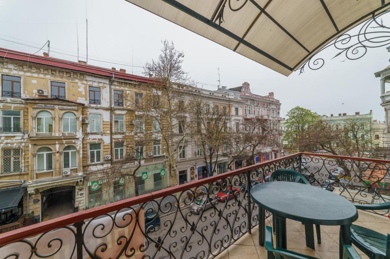 אודסה Katerynyska 2 Level Apartment With Sauna מראה חיצוני תמונה