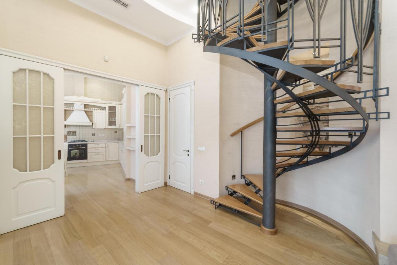 אודסה Katerynyska 2 Level Apartment With Sauna מראה חיצוני תמונה