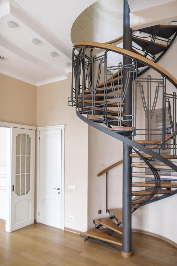 אודסה Katerynyska 2 Level Apartment With Sauna מראה חיצוני תמונה